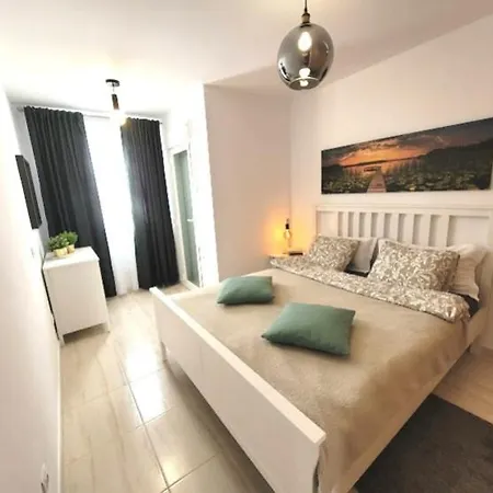 Casa Dina Apartment *