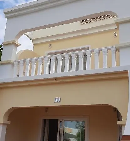 The Palms 2 Bed Duplex With Pool View Apartment *