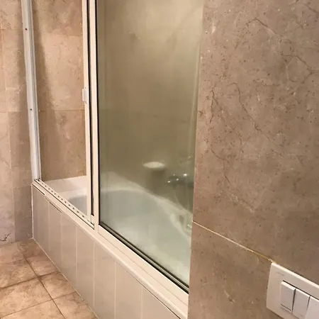 The Palms 2 Bed Duplex With Pool View *