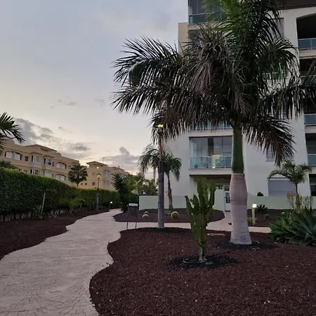 Sunny Ocean View - Pool, Fibre Net Apartment *