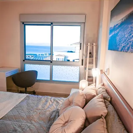 Sunny Ocean View - Pool, Fibre Net Apartment *
