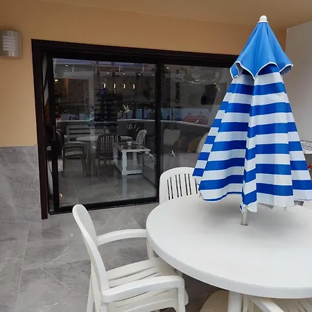 One Bed Ground Floor Pool View Apartment *