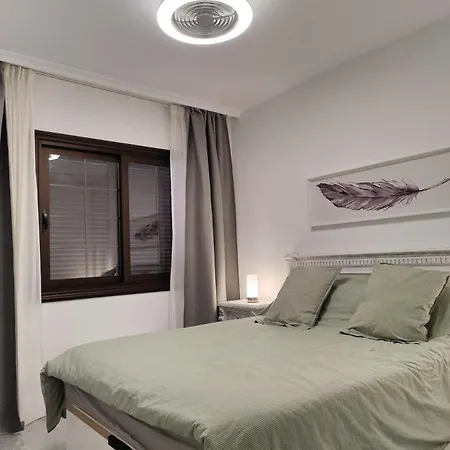 One Bed Ground Floor Pool View Apartment San Miguel de Abona