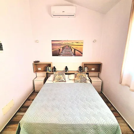 Apartment White House - Piro