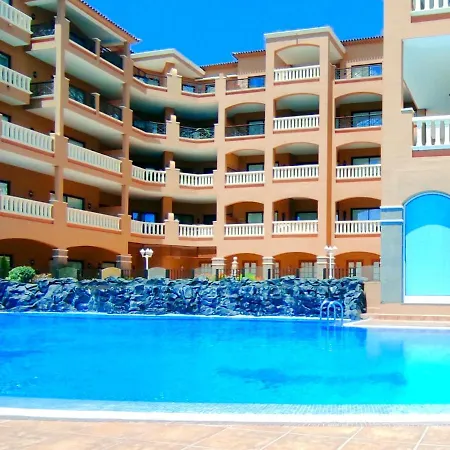 El Nautico Suites, The Beachfront Paradise Apartment *