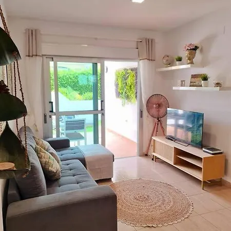Apartment Homely In Modern Building With Pool