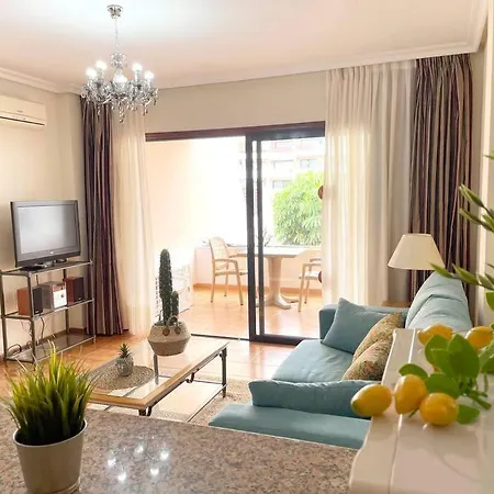Aqua - Tropical Dream - Oceanfront Apartment