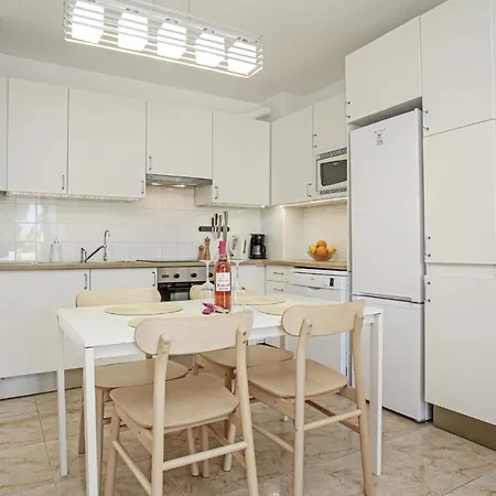 Club 202 Apartment