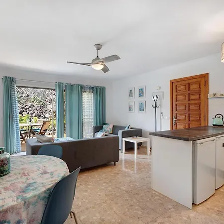Blue Dream Pebble Apartment *