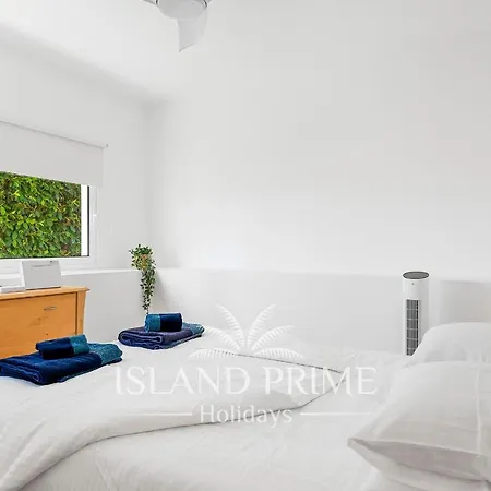 Huge With Amazing Garden In Golf Del Sur Alm160 Villa