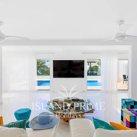 Villa Huge With Amazing Garden In Golf Del Sur Alm160 San Miguel de Abona