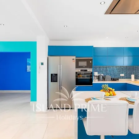 Villa Huge With Amazing Garden In Golf Del Sur Alm160