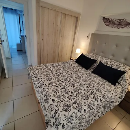 Apartment Two Bed Duplex With Spectacular Views *