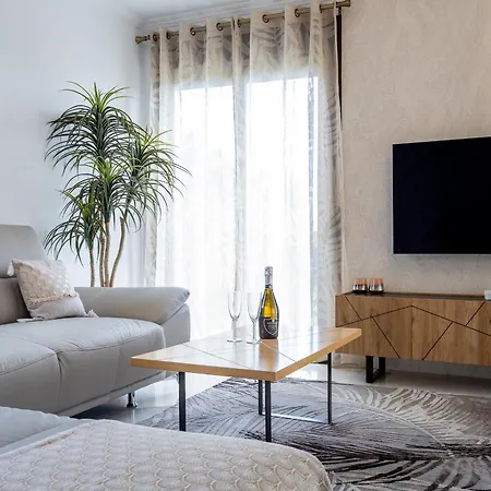 Villa With 4 Bedrooms And Private Heated Pool