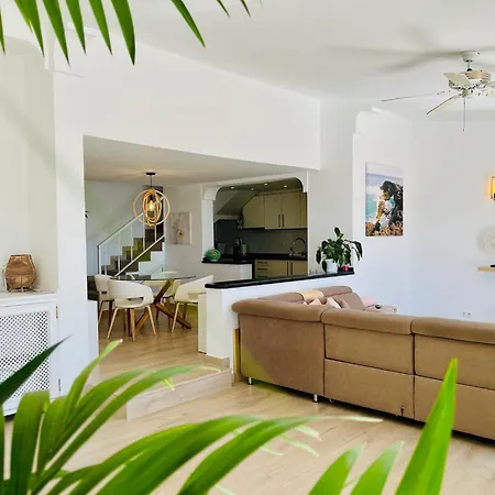 Villa With Sea View And Luxury Heated Pool