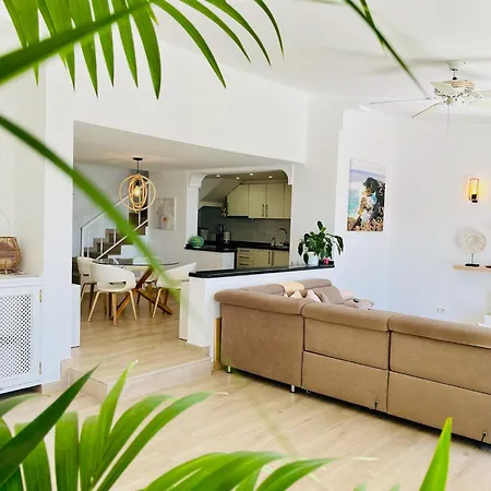 With Sea View And Luxury Heated Pool Villa San Miguel de Abona