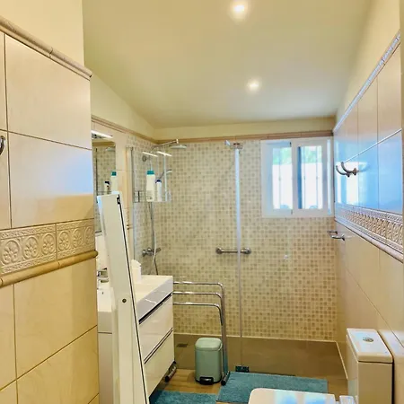 Villa With Sea View And Luxury Heated Pool *