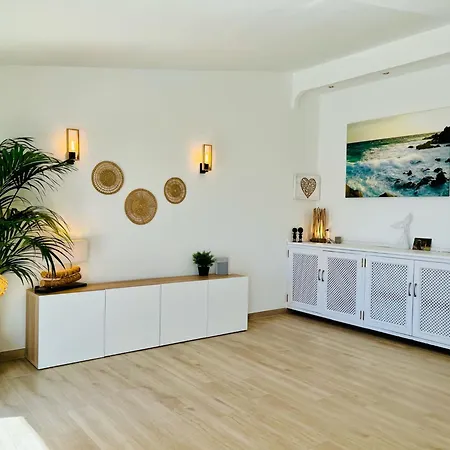 With Sea View And Luxury Heated Pool Villa