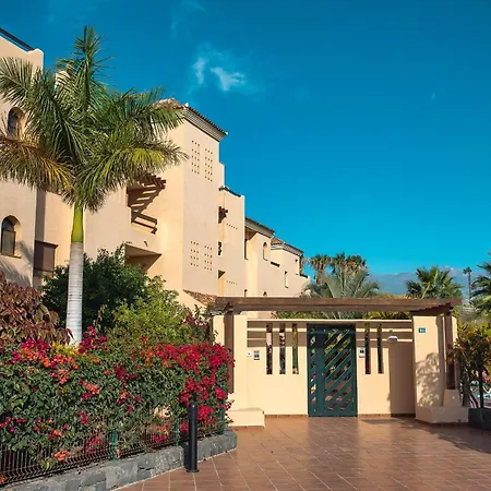 Villa Luxury Amarilla Golf *