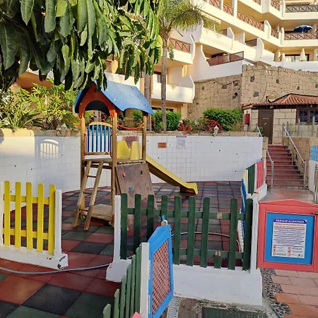 One Bed Ground Floor Pool View Apartment *