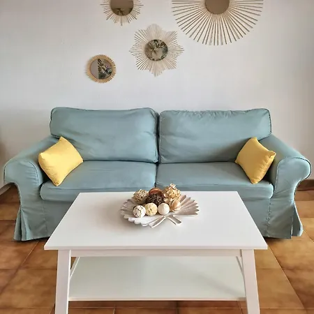 Strelitzia - Ocean View & Heated Pool Apartment *