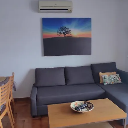 Apartment With Pool And Gardens Near The Coast