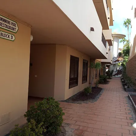 Apartment With Pool And Gardens Near The Coast San Miguel de Abona