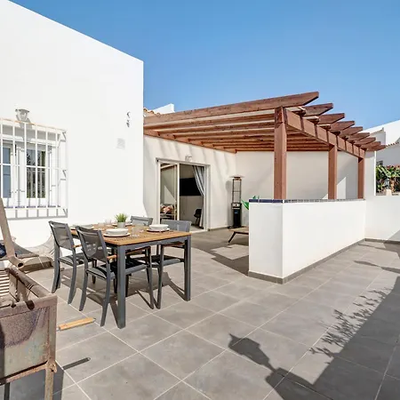 Casa Adelfas