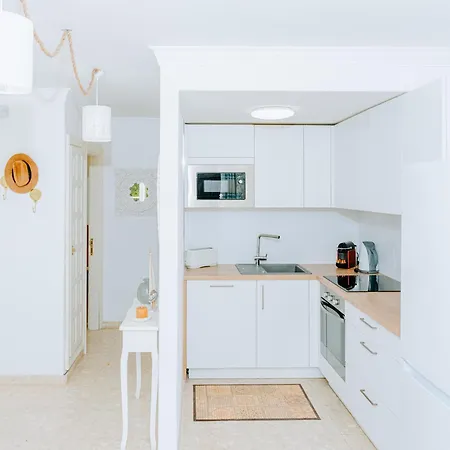 1bdr Sunny Terrace Apartment