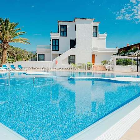 1bdr Sunny Terrace Apartment *