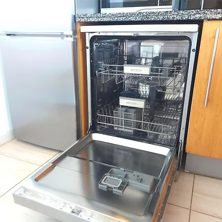 Apartment Spacious Apartment With Amazing View And Air Conditioning *