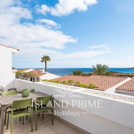Stunning Ocean Views Holiday With Heated Pool In Amarilla Golf San Miguel de Abona