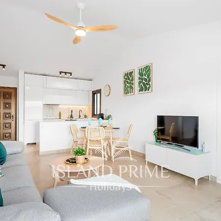 Apartment Stunning Ocean Views Holiday With Heated Pool In Amarilla Golf San Miguel de Abona