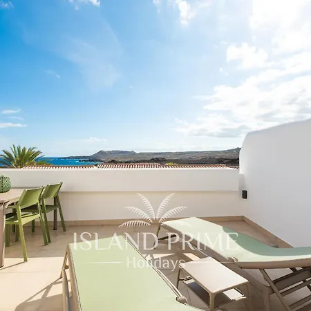 Apartment Stunning Ocean Views Holiday With Heated Pool In Amarilla Golf San Miguel de Abona