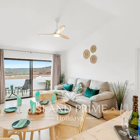 Stunning Ocean Views Holiday With Heated Pool In Amarilla Golf San Miguel de Abona