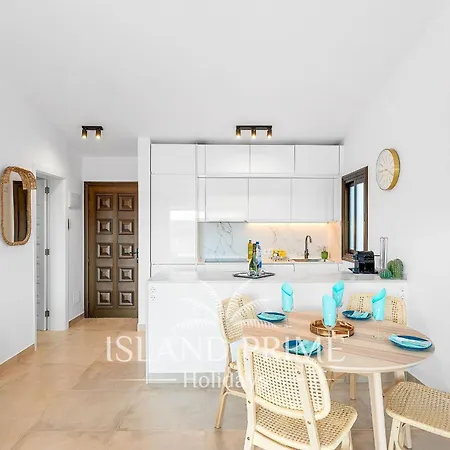 Stunning Ocean Views Holiday With Heated Pool In Amarilla Golf Apartment