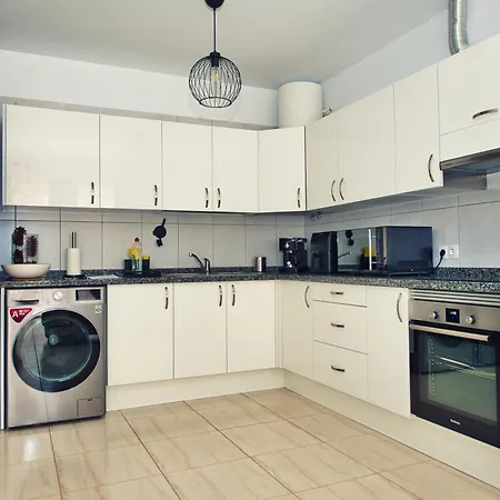 Apartment Ocean View Perfect Sunset Apartment, 4 137m2, Wifi & Bbq