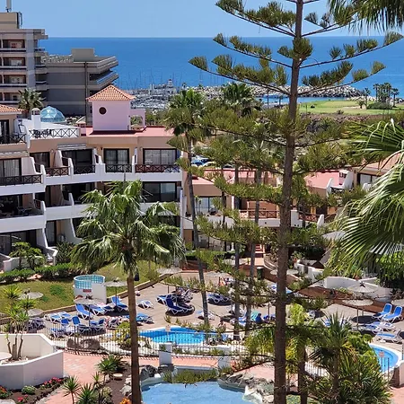 Lovely Views, Heated Pool, Great Location Apartment