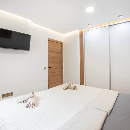 Newly Renovated, Luxurious With A Heated Pool, 259 Holiday home San Miguel de Abona