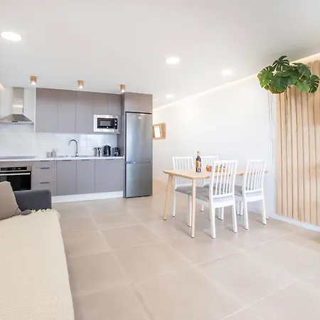 Holiday home Newly Renovated, Luxurious With A Heated Pool, 259 *