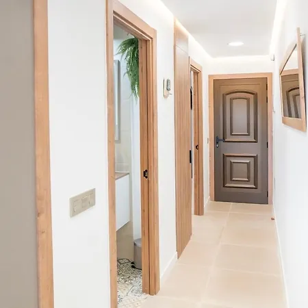 Holiday home Newly Renovated, Luxurious With A Heated Pool, 259