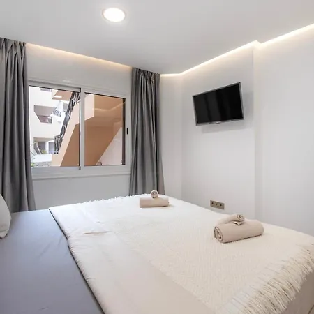 Holiday home Newly Renovated, Luxurious With A Heated Pool, 259 *