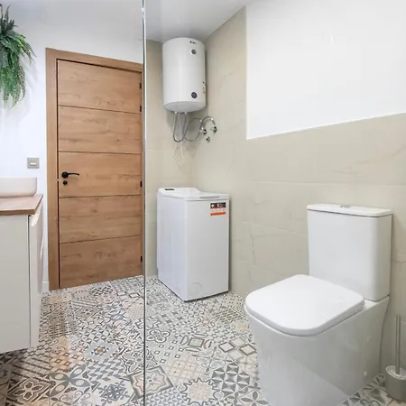 Newly Renovated, Luxurious With A Heated Pool, 259 Holiday home San Miguel de Abona