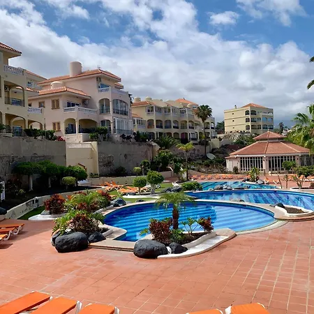 Ocean & Golf Vista Retreat Apartment *