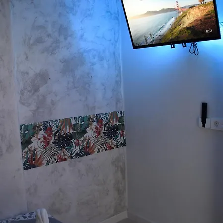 Park Con Piscina, Bar, Wifi, Parking Apartment