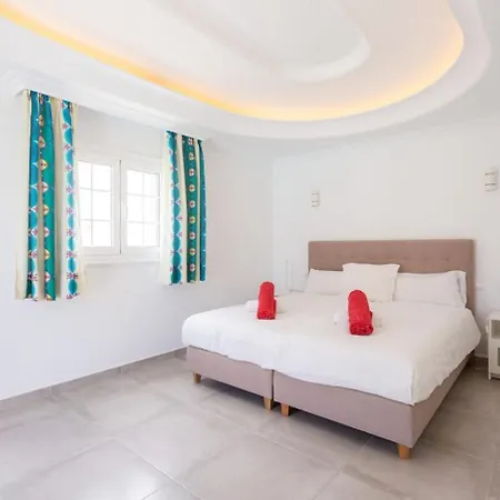 Villa Alamos Park-stunning In Huge Private Grounds *