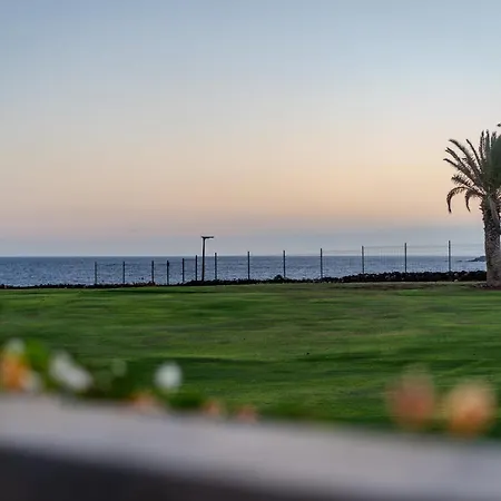 Oceanfront - Amarilla Breeze Holiday home *