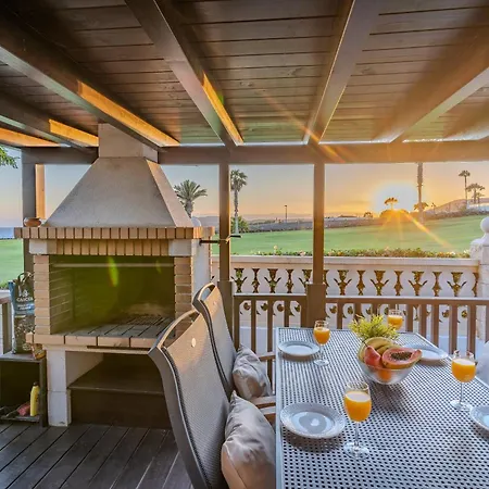 Oceanfront - Amarilla Breeze Holiday home