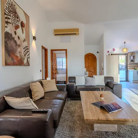 Oceanfront - Amarilla Breeze Holiday home *