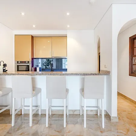 Albatros Garden Comfort Apartment *